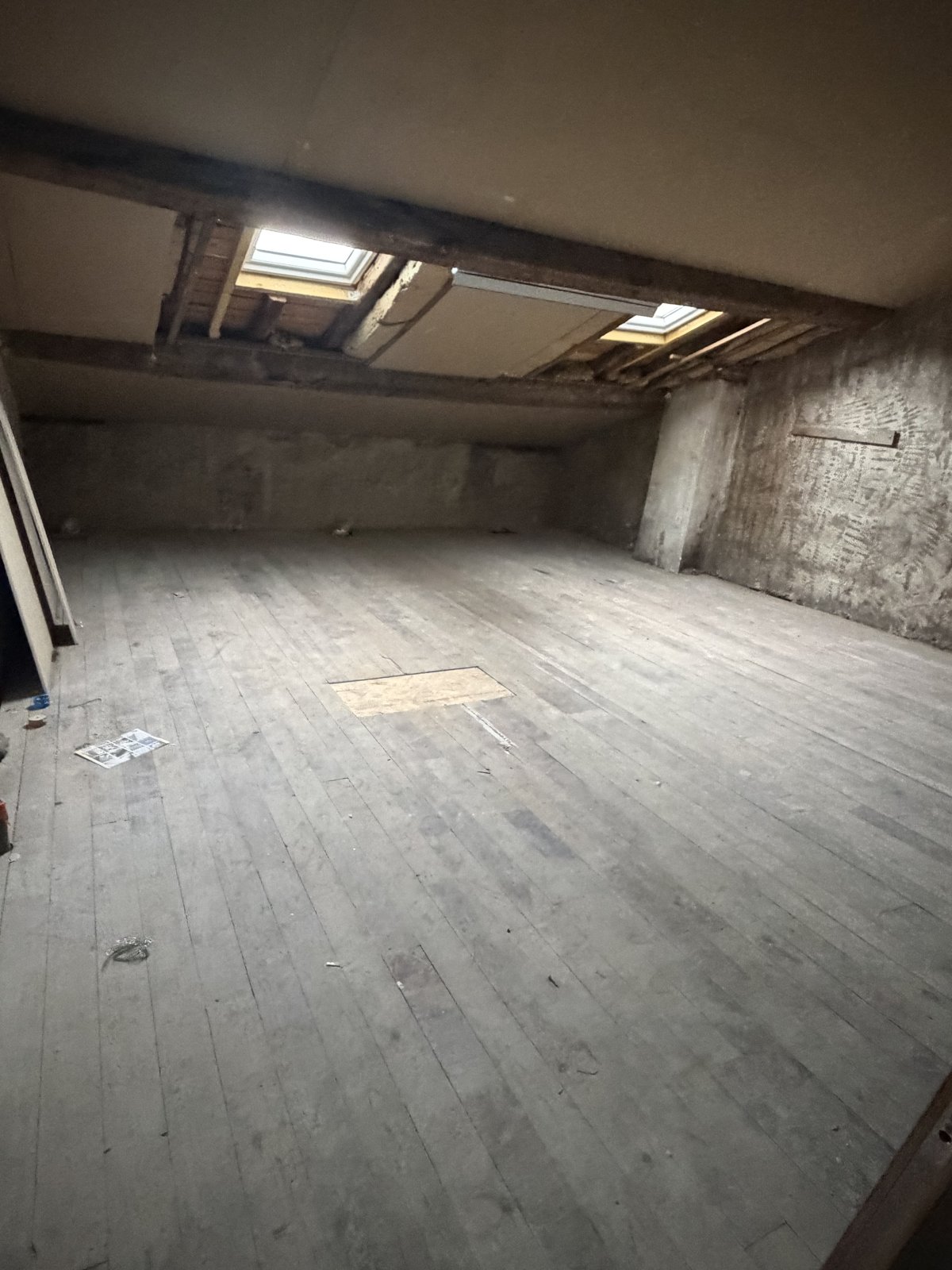T2 brut de 46 m² de surface utile avec ascenseur — idéal investisseur ou premier achat — photo 3