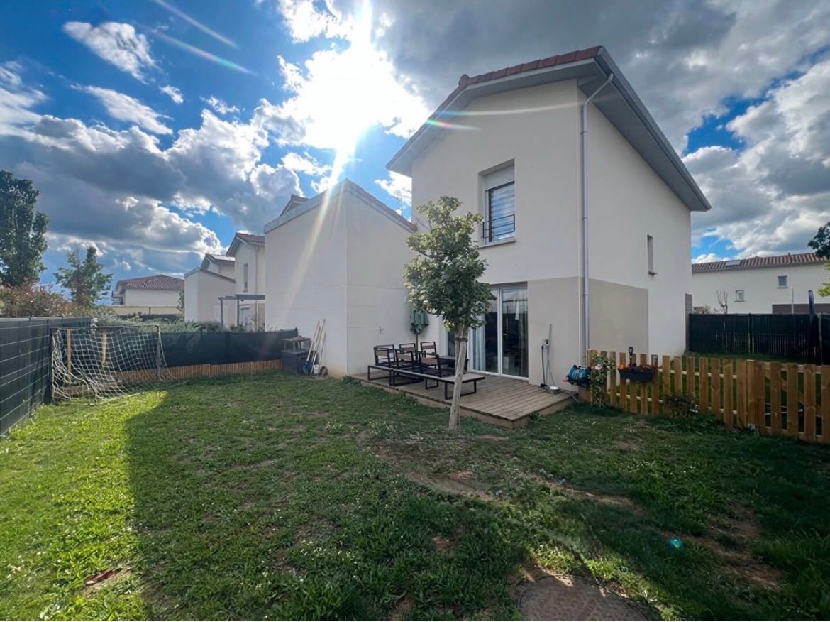 Maison T4 récente de 83 m² avec garage et jardin clos