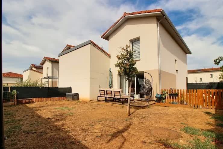 Maison T4 récente de 83 m² avec garage et jardin clos — photo 3