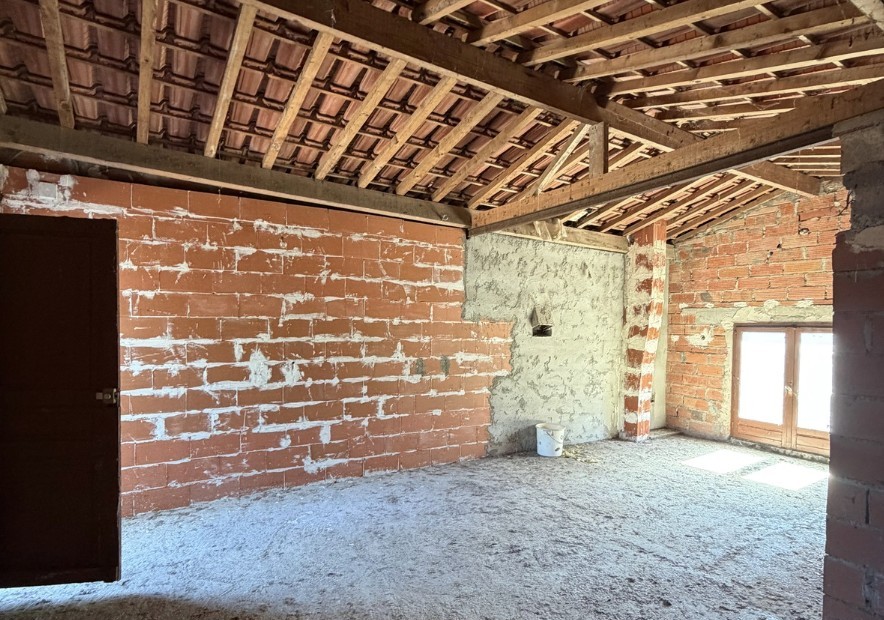 Maison de 190 m² de surface utile à rénover — photo 2